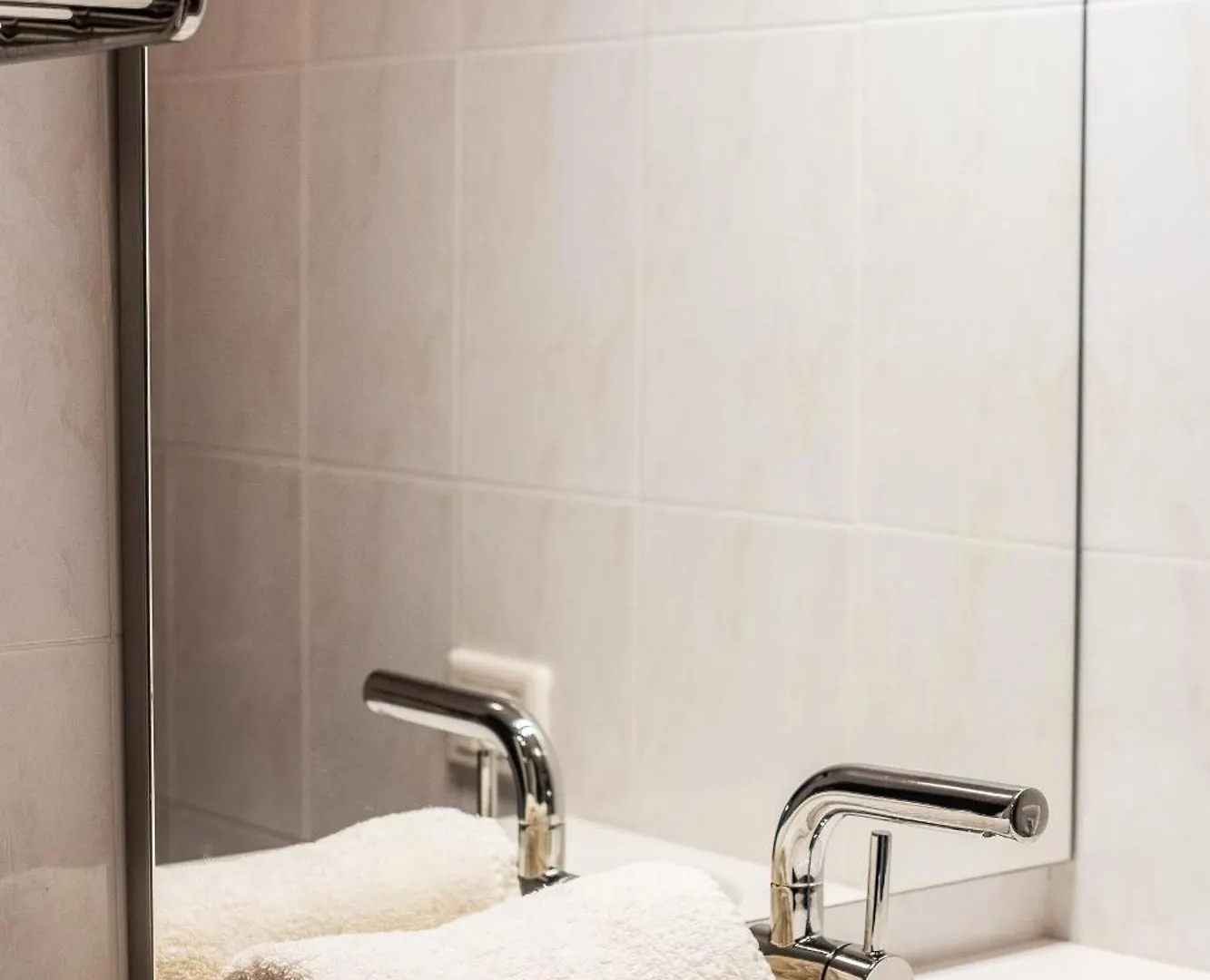 Modern 1 Bed Apartment, Minutes From The Beach El Medano  El Medano (Tenerife)