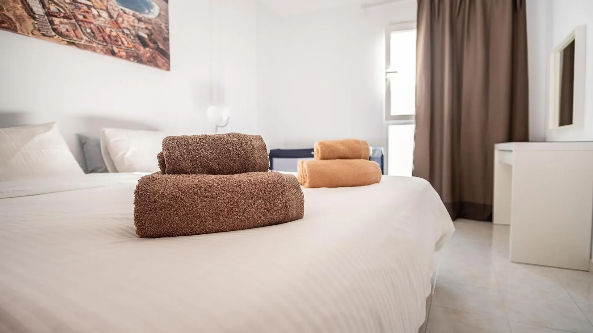 Modern 1 Bed Apartment, Minutes From The Beach El Medano  Spain
