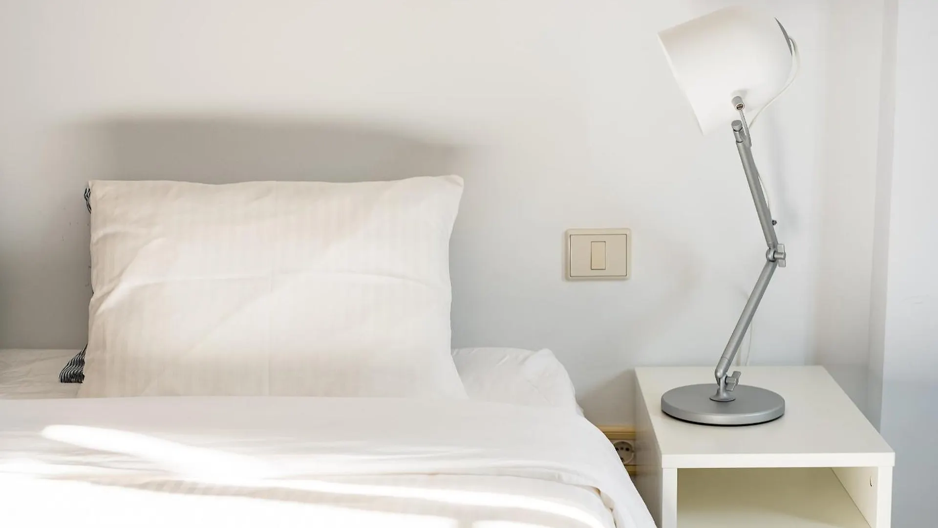 Modern 1 Bed Apartment, Minutes From The Beach El Medano  Apartment