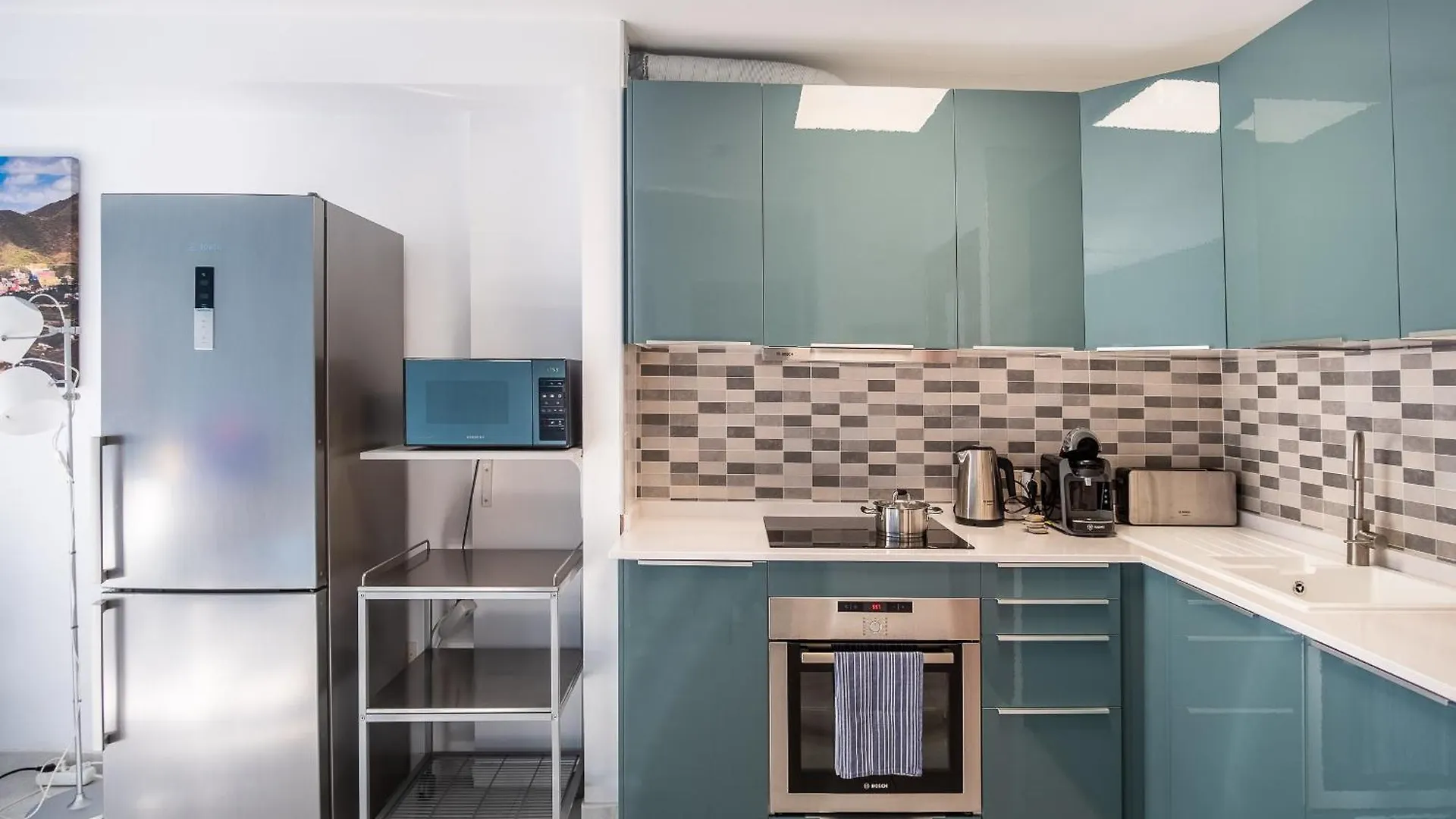 Modern 1 Bed Apartment, Minutes From The Beach El Medano  El Medano (Tenerife)