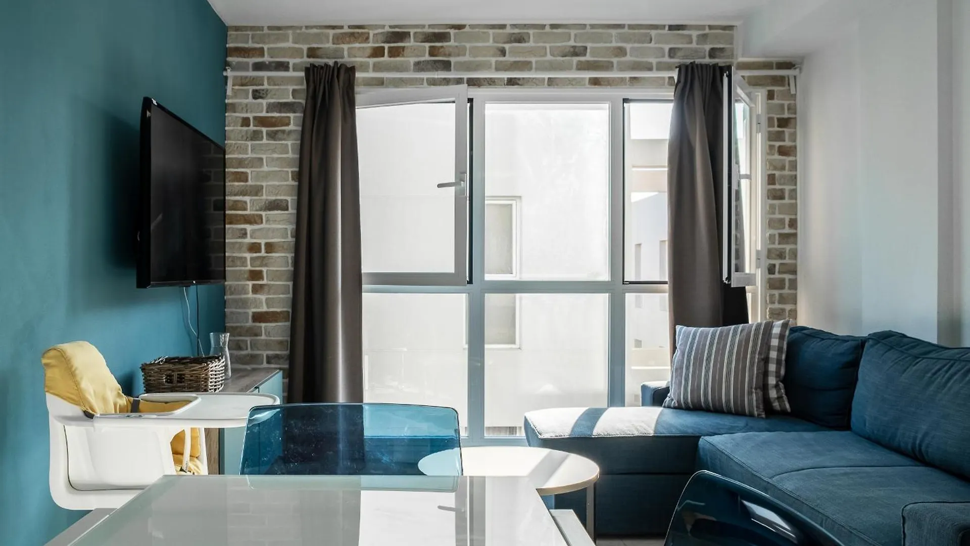 Modern 1 Bed Apartment, Minutes From The Beach El Medano  Apartment El Medano (Tenerife)